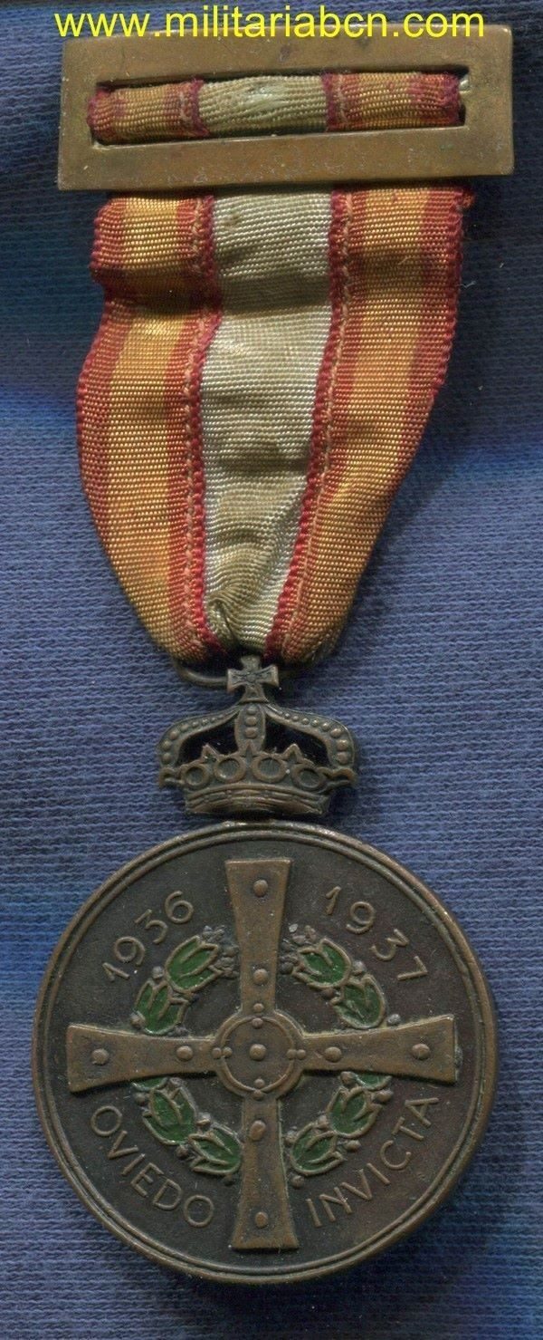 España. Medalla de los Defensores de Oviedo 1936-37. Medalla de la Guerra Civil Española.