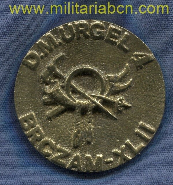 España. Medalla D.M. Urgel 4.  BRCZAM-XLII. Brigada de Cazadores de Alta Montaña. Bronce. 66 mm.