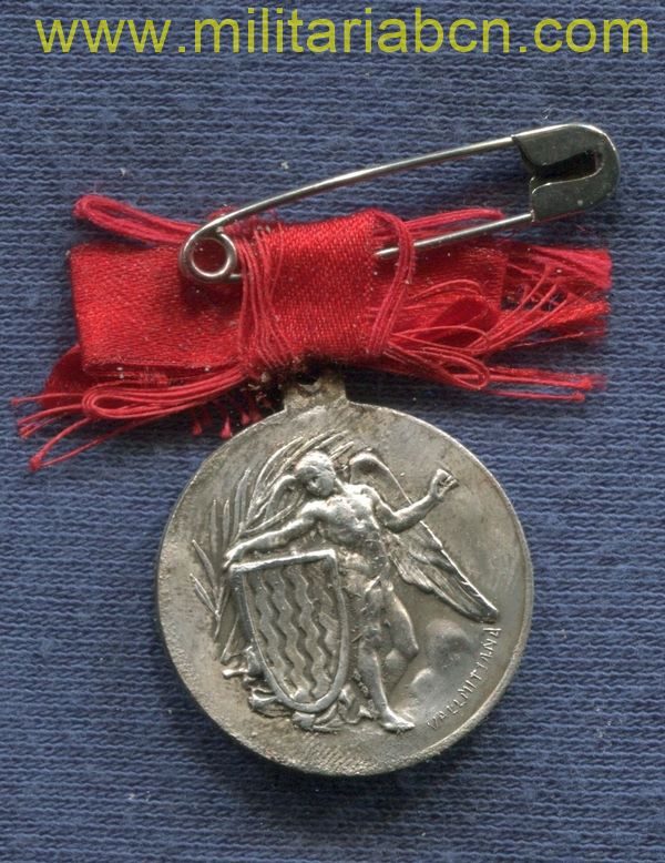 España. Medalla del Centenario del Sitio de Tarragona. Versión plata. Escultor Vallmitjana. Con lazo original.