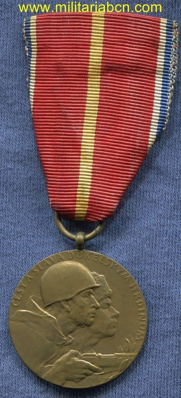Militaria Barcelona czech republic medal dukla pass