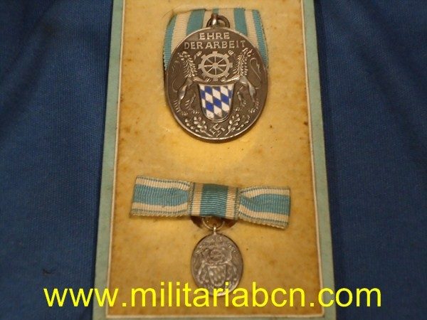 Germany III Reich. Medal 25 Years of Service Industry in Bavaria. With box and miniature. Ehrenzeichen des Bayerischen Industriellen Verbandes. III Reich medal