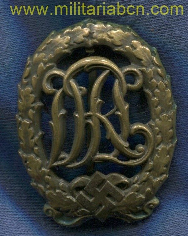 German award second world war. Germany III Reich. Military Sports Badge DRL. Bronze.  Deutsches Reichsabzeichen für Leibesübungen. Marked Wernstein Jena. 