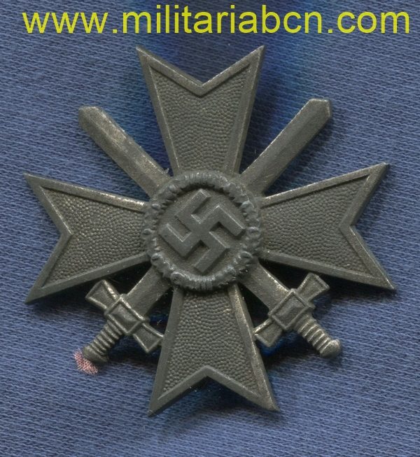 Militaria Barcelona Germany III Reich. War Merit Cross. KVK. Kriegsverdienstkreuz. First Class. With swords. Kriegsmetall. German award second world war. 