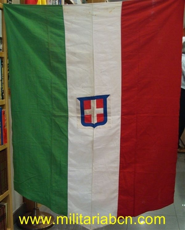 Italia. Bandera de la Época de la 2ª Guerra Mundial. Anterior a 1943. 105 x  142 cm | Militaria Barcelona