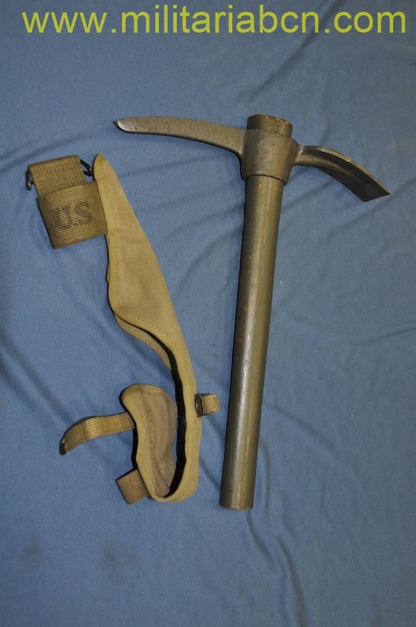 Pick-mattock, intrenching. M 1910 and carrier. WW2. Marked 1944 ...