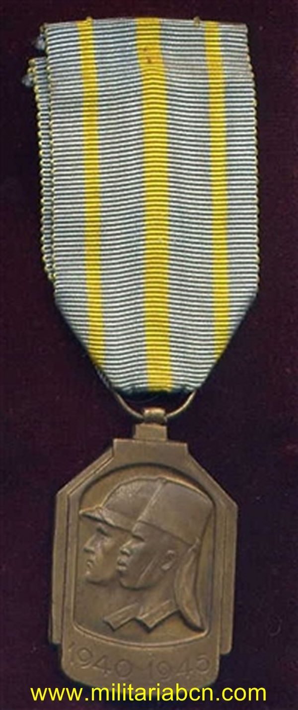 Militaria Barcelona Belgium Africa campaign medal WW2