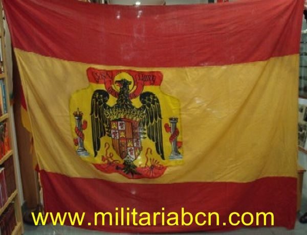 Spain. National Flag with the Franco period coat of arms. Model 1945. 173 x  210 cm.