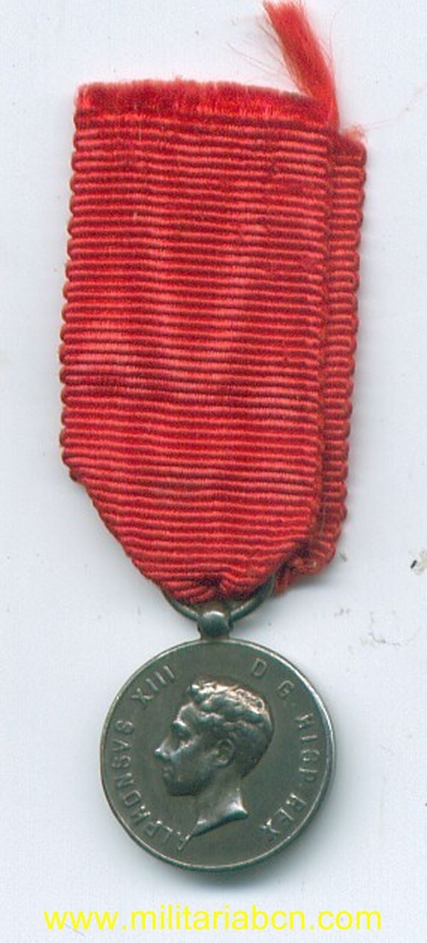 Militaria Barcelona España. Epoca Alfonso XIII. Miniatura de la Medalla de la Mayoría de edad de Alfonso XIII. 1902