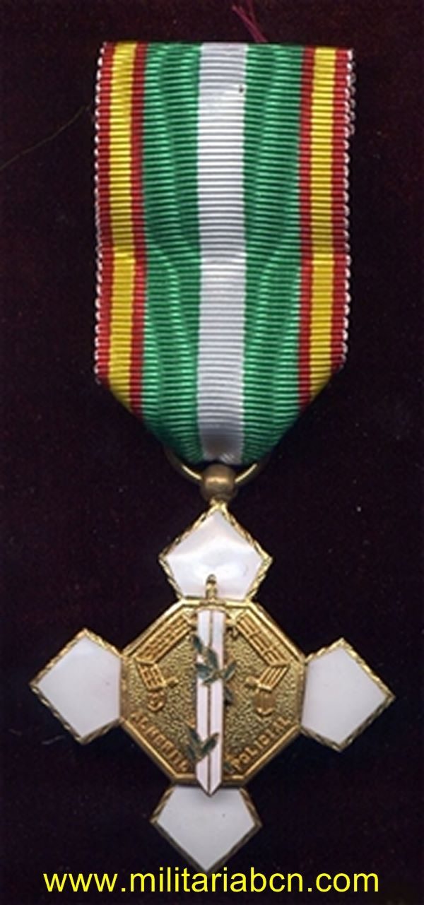 España. Cruz al Mérito Policial. Distintivo Blanco. Creada por la ley de 29 de abril de 1964