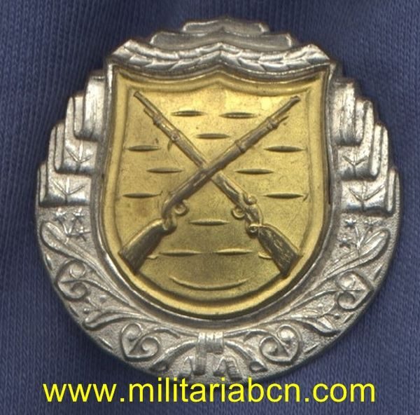 Militaria Barcelona czechoslovakia shooters badge