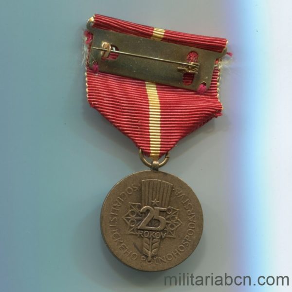 Militaria Barcelona Socialist Republic of Czechoslovakia. 25th Anniversary Medal of the Slovak Agricultural Federation. Reverse complet