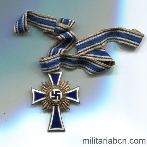 Militaria Barcelona German Mother´s Cross. Mutterkreuz. 2nd Model. 1939. Bronze version. Large