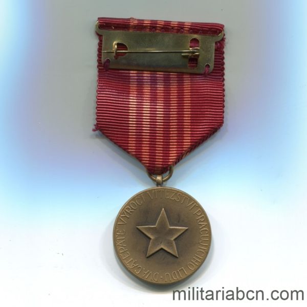 Militaria Barcelona Socialist Republic of Czechoslovakia. Medal of the 25th Anniversary of the Socialist Republic 1948-1973. With pin, box and award document Ribbon reverse
