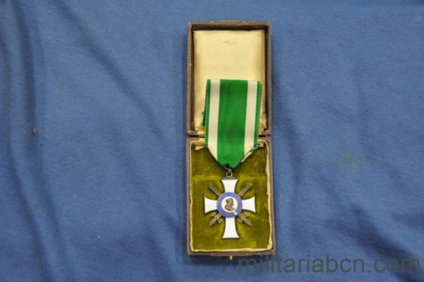 Militaria Barcelona Saxònia King Albrechts Order. 2nd Class Knights Cross with swords. With original box.  Sachsen Königreich Albrechts-Order Ritterkreuz 2. Klasse mit Schwertern reverse box