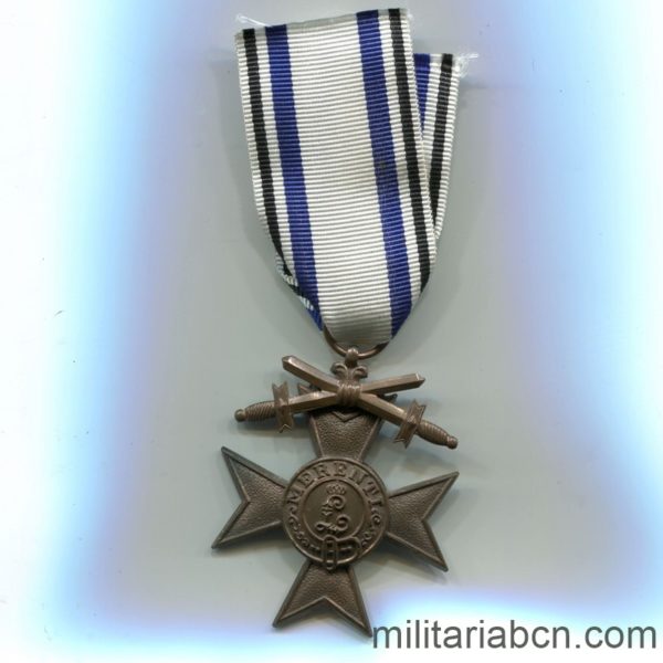 Militaria Barcelona Germany.  Bayern  Military Merit Cross.  2nd Class  With swords.  1st World War. ribbon