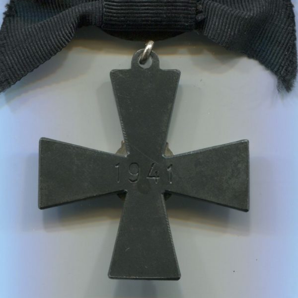 Militaria Barcelona Order of the Cross of Liberty, Mourning Cross. Was awarded to the relatives of service personnel killed in war. Reverse