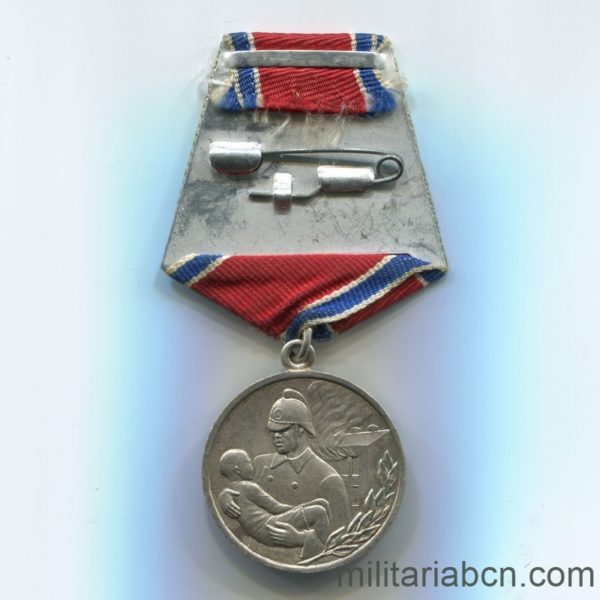 Militaria Barcelona USSR Soviet Union Medal for Courage in a Fire reverse