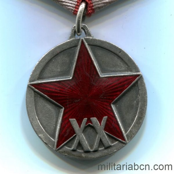 Militaria Barcelona USSR  Soviet Union  Medal of the XX Anniversary of the Red Army of Workers and Peasants (RKKA).  Awarded in 1938.  Type 2.  Silver.  Weight 23.4g  The vertical scratching of the lawn is appreciated, distinctive of the originals.