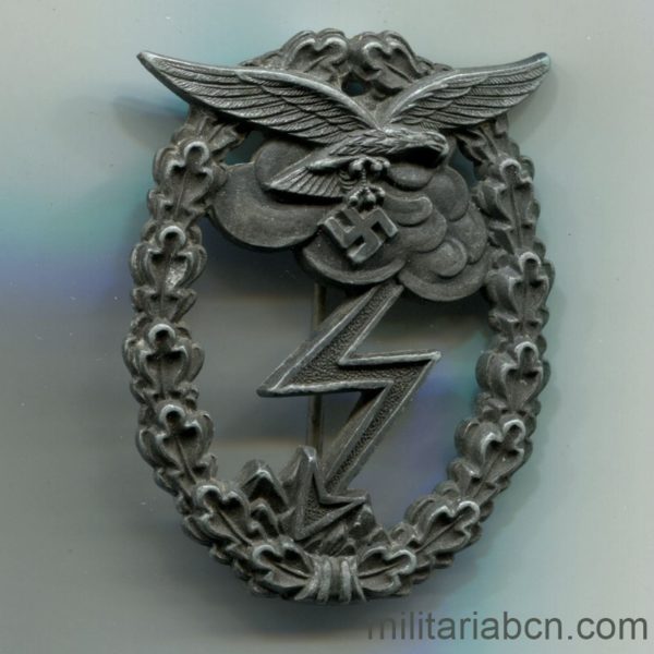 Militaria Barcelona Germany III Reich. Luftwaffe. Ground Assault Badge. Edrkampfabzeichen. Marked GH Osang Dresden.