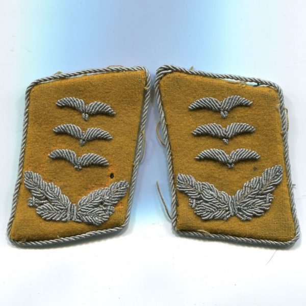 Militaria Barcelona Luftwaffe Flight Staff Captain's collar badges