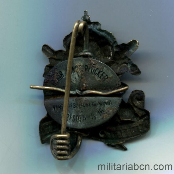 Militaria Barcelona  Germany. Krieger-Bund cap badge reverse