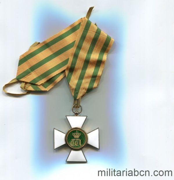 Militaria Barcelona Luxembourg. Commander's Cross of the Order of the Oak Crown. With original box. ribbon