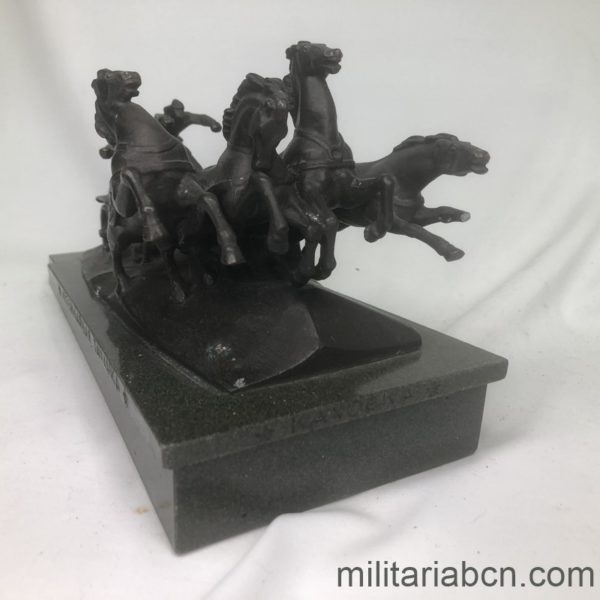 Militaria Barcelona USSR Soviet Union.  Figure representing a Russian Tachanka. Horses frontt