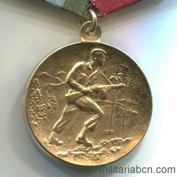 Militaria Barcelona Cuba.   República Socialista.  Medalla de la Lucha contra los Bandidos.  1979.