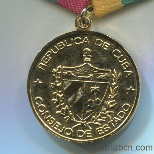 Militaria Barcelona Cuba. República Socialista. Medalla Jesús Menéndez. Central de Trabajadores de Cuba CTC  reverso