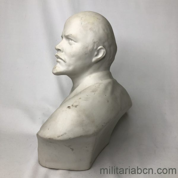 Militaria Barcelona USSR Soviet Union. Bust of Lenin in porcelain. 20 cm tall left