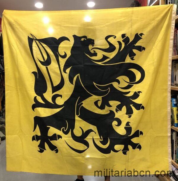 Flanders. Strijdvlag combat flag. Variant with claws and tongue in black. backside