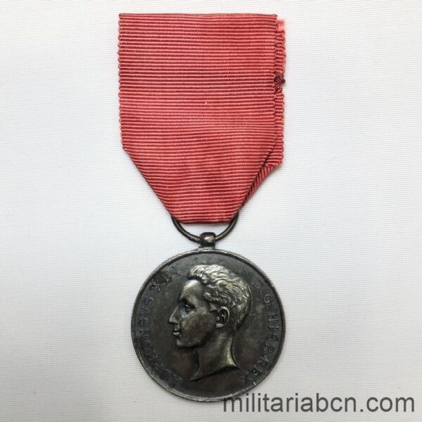 España. Medalla de la Mayoría de Edad de Alfonso XIII. 1902. Versión plata. Época Alfonso XIII. anverso cinta