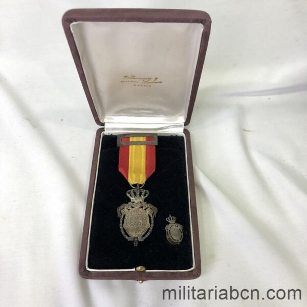 España. Medalla del Instituto Nacional de Previsión. Plata. 1908. Medalla y miniatura en caja de origen. caja abierta