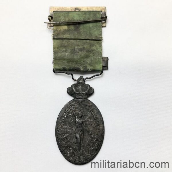 Medalla Militar de Marruecos. Con pasador Larache. 1916. Versión bronce. Versión con doble escudo en el reverso. cinta reverso