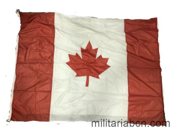 Canadá. Bandera en poliéster para exterior. 190 x 140 cm. Bandera de Canadá