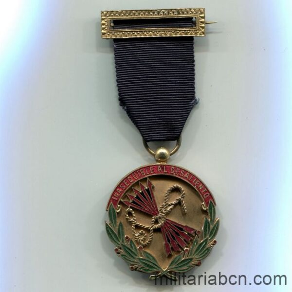 Medalla de Constancia del Frente de Juventudes de Falange. Versión oro. Medalla falangista cinta