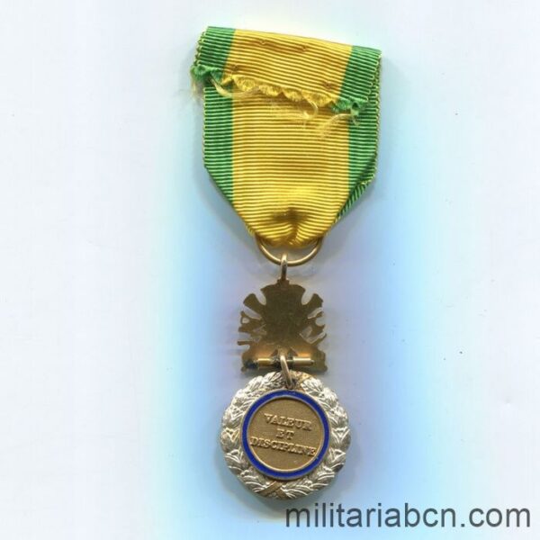Francia. Medalla Militar. Modelo 1870. cinta reverso