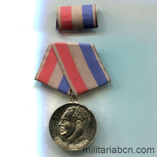 Cuba. Medalla Félix Elmuza. Concedida por la Unión de Periodistas de Cuba cinta