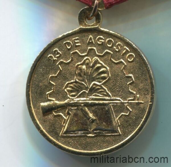 Cuba. Medalla 23 de Agosto. Distinción honorífica que fue establecida por la Federación de Mujeres Cubanas.
