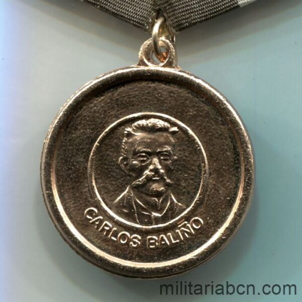 medalla cubana cuba carlos baliño militaria