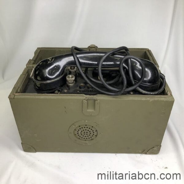 Teléfono de Campaña Standard Eléctrica mod. C-30101. 1938.   Teléfono militar de campaña utilizado por el ejército español en la Guerra Civil.