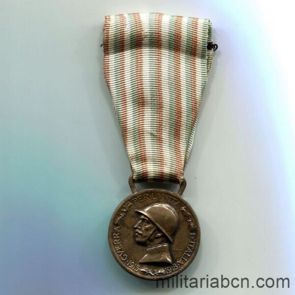 Italia. Medalla Conmemorativa de la Primera Guerra Mundial. Medaglia commemorativa della guerra italo-austriaca 1915-1918. cinta