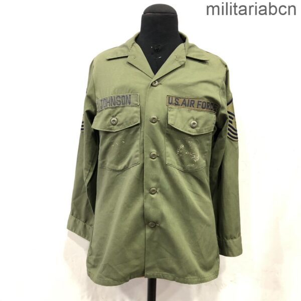Estados Unidos (USA). Guerrera verde de Sargento Primero del USAF de la Guerra de Vietnam.