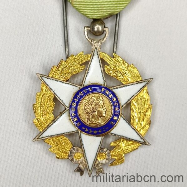 Francia. Medalla de Caballero de la Orden al Mérito Agrícola. Médaille de Chevalier de l'Ordre du Mérite Agricole de France.