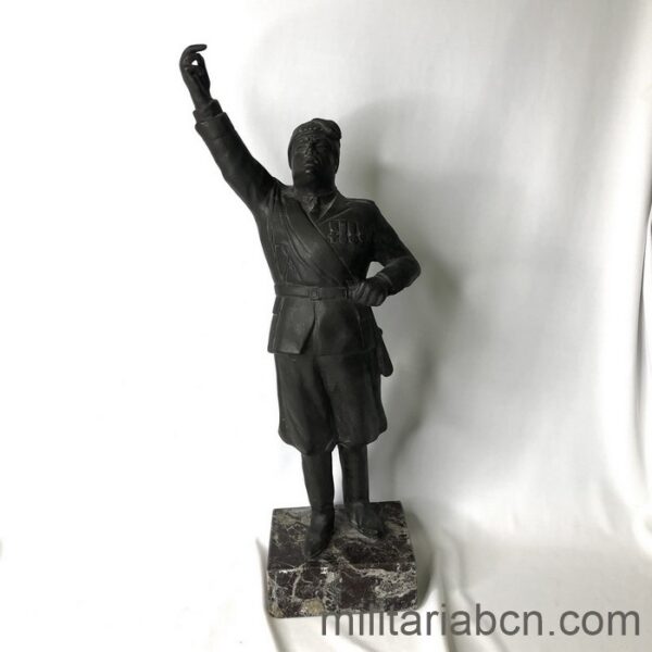 Italia Fascista. Figura de Benito Mussolini, Duce de Italia en bronce