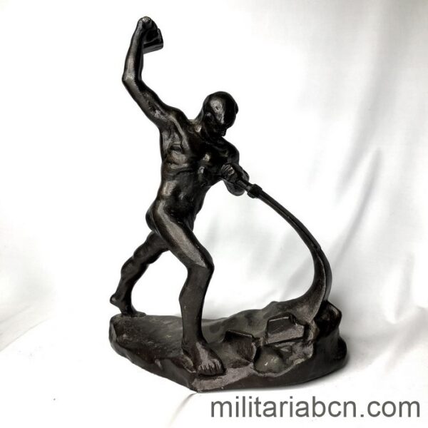 USSR Soviet Union. Soviet figure, Let Us Beat Swords into Plowshares . Sculpture by Evgeniy Vuchetich