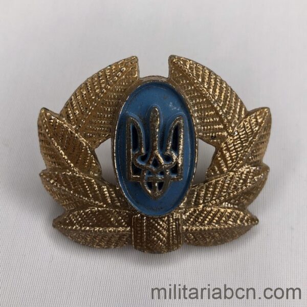 Ucrania. Insignia en plástico de gorra para Oficial del Ejército de Tierra. M3