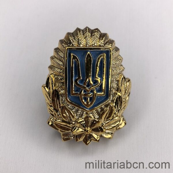 Ucrania. Insignia en plástico de gorra para Oficial del Ejército de Tierra. M1