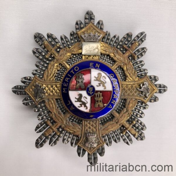 Placa de la Cruz de Guerra. Mérito en Campaña. Modelo 1938-1942. Concedida durante la Guerra Civil  y a la División Azul. Medalla de la Guerra Civil