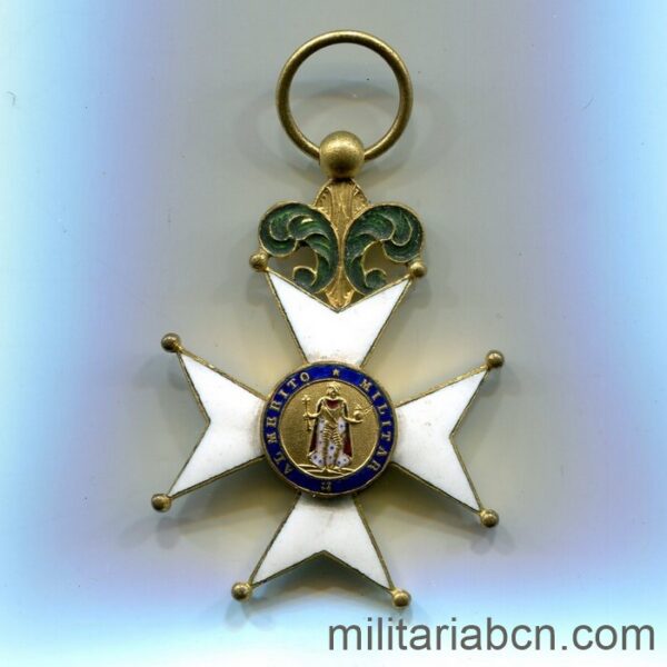 Cruz de Caballero de la Orden de San Fernando. Período Alfonso XII. 49 x 36 mm. Orden española